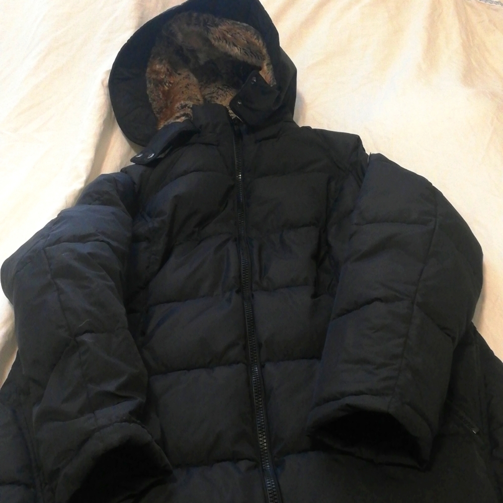 London log XXL winter coat. Pristine condition.